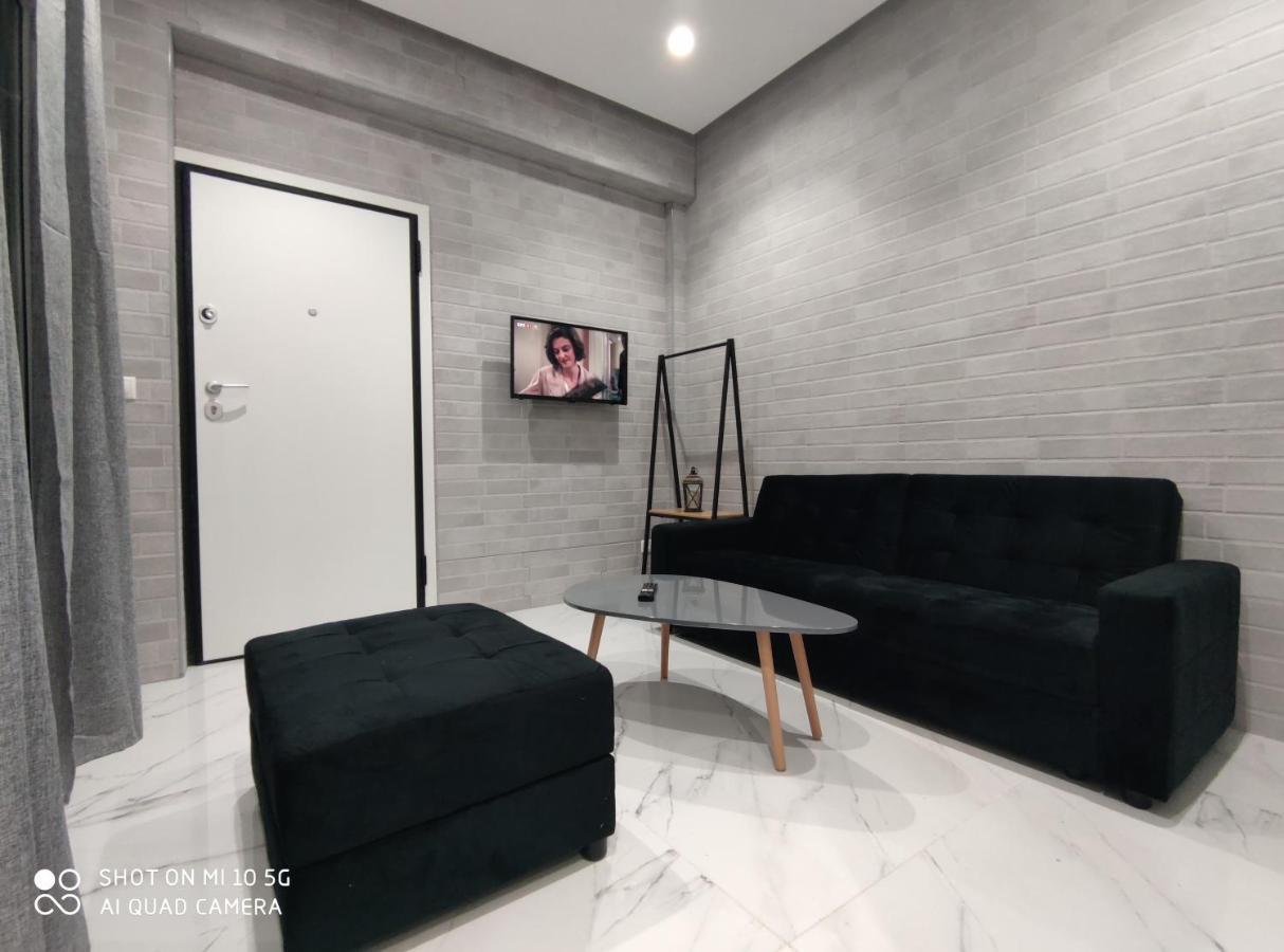 Modern Apartment With A Huge Terrace アテネ エクステリア 写真