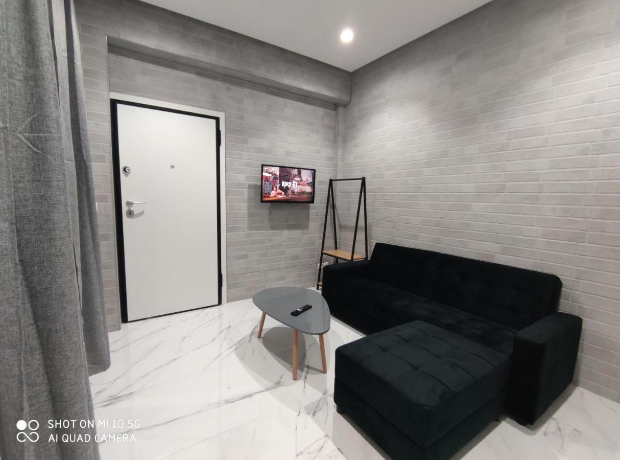 Modern Apartment With A Huge Terrace アテネ エクステリア 写真